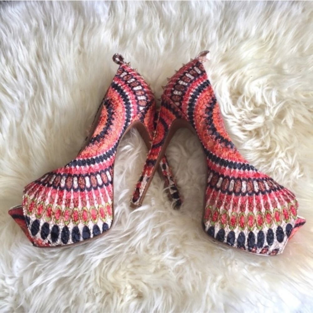 Boho Spiked Platform Peep-toe Heels!